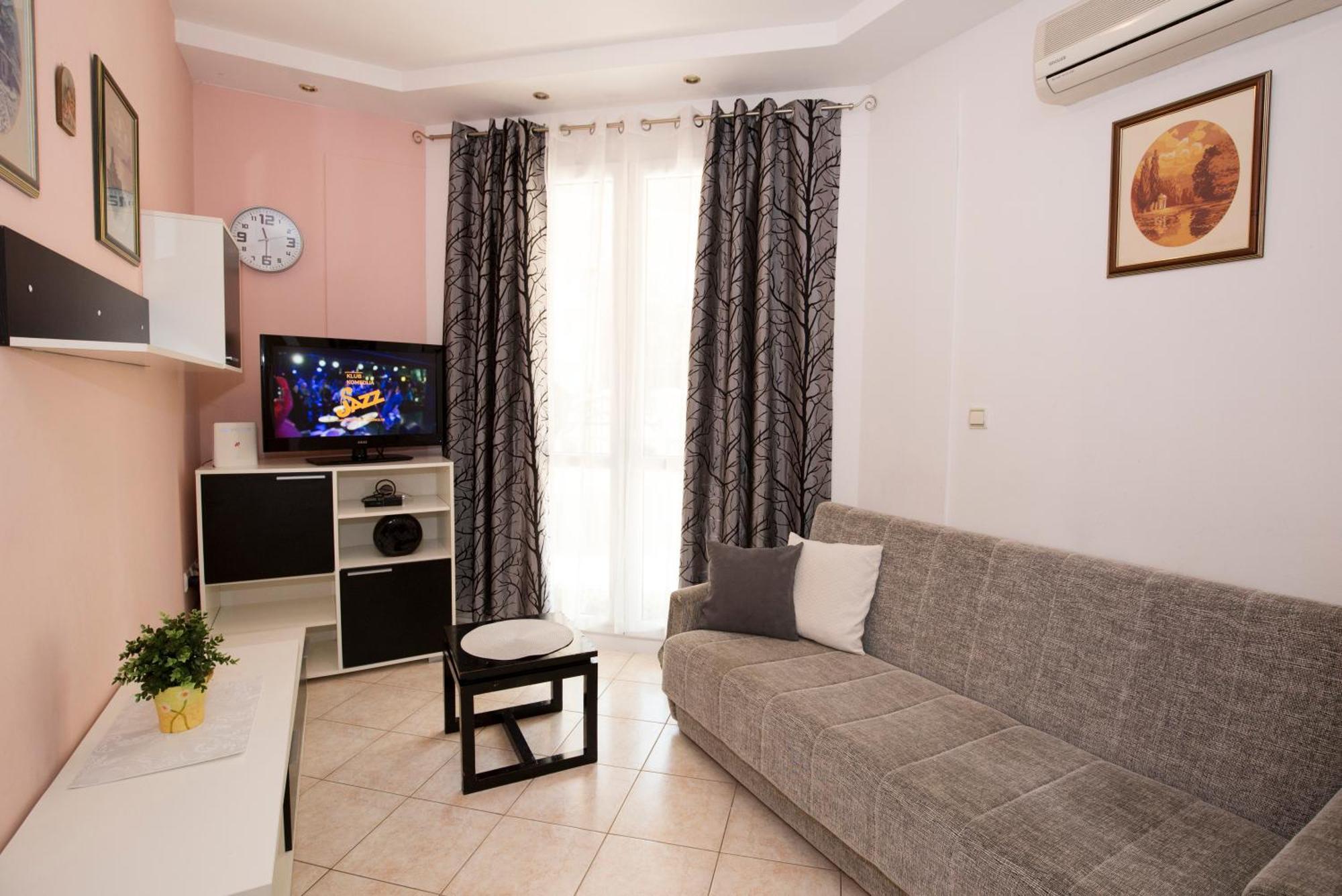 Apartman Roza أوميس المظهر الخارجي الصورة
