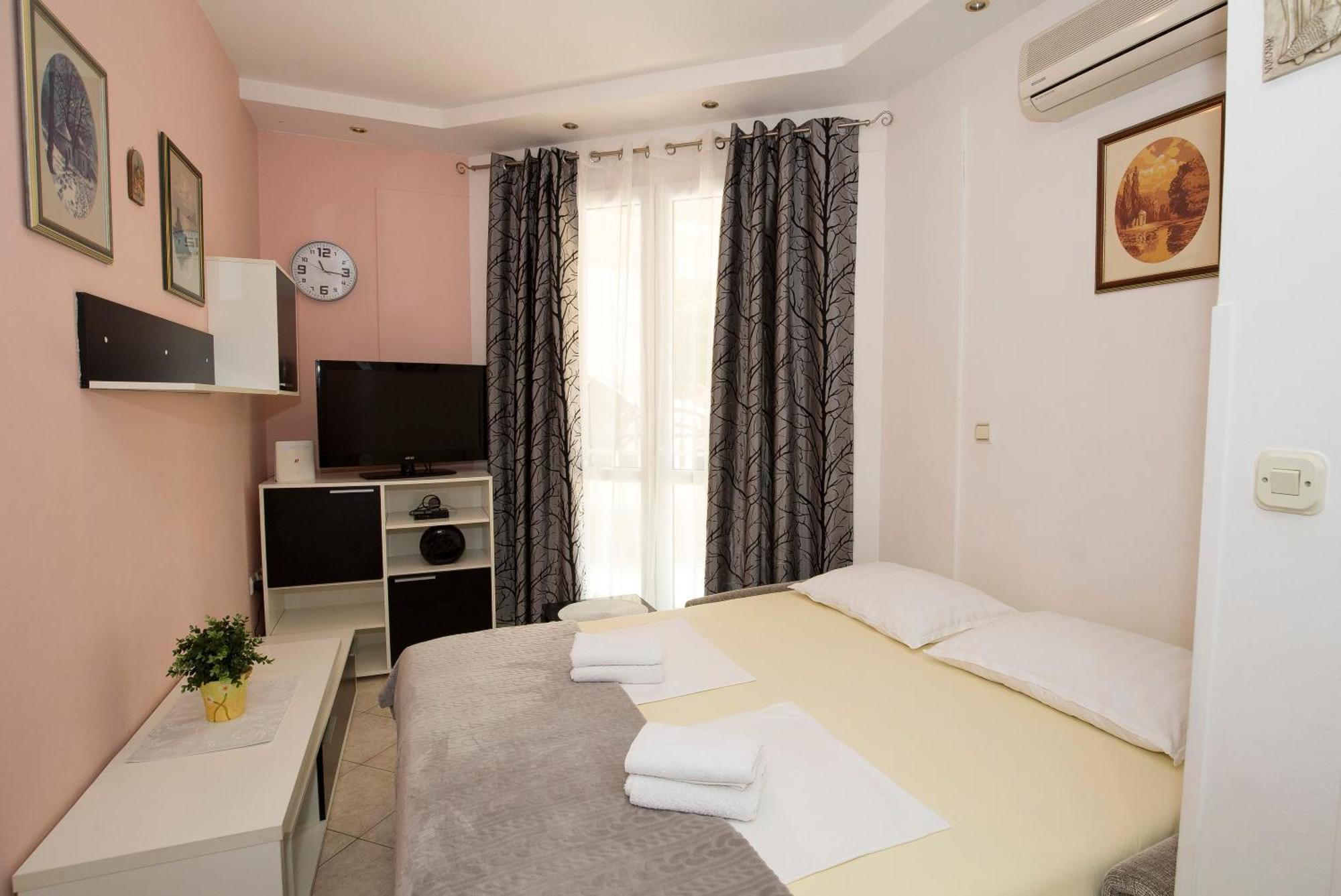 Apartman Roza أوميس المظهر الخارجي الصورة