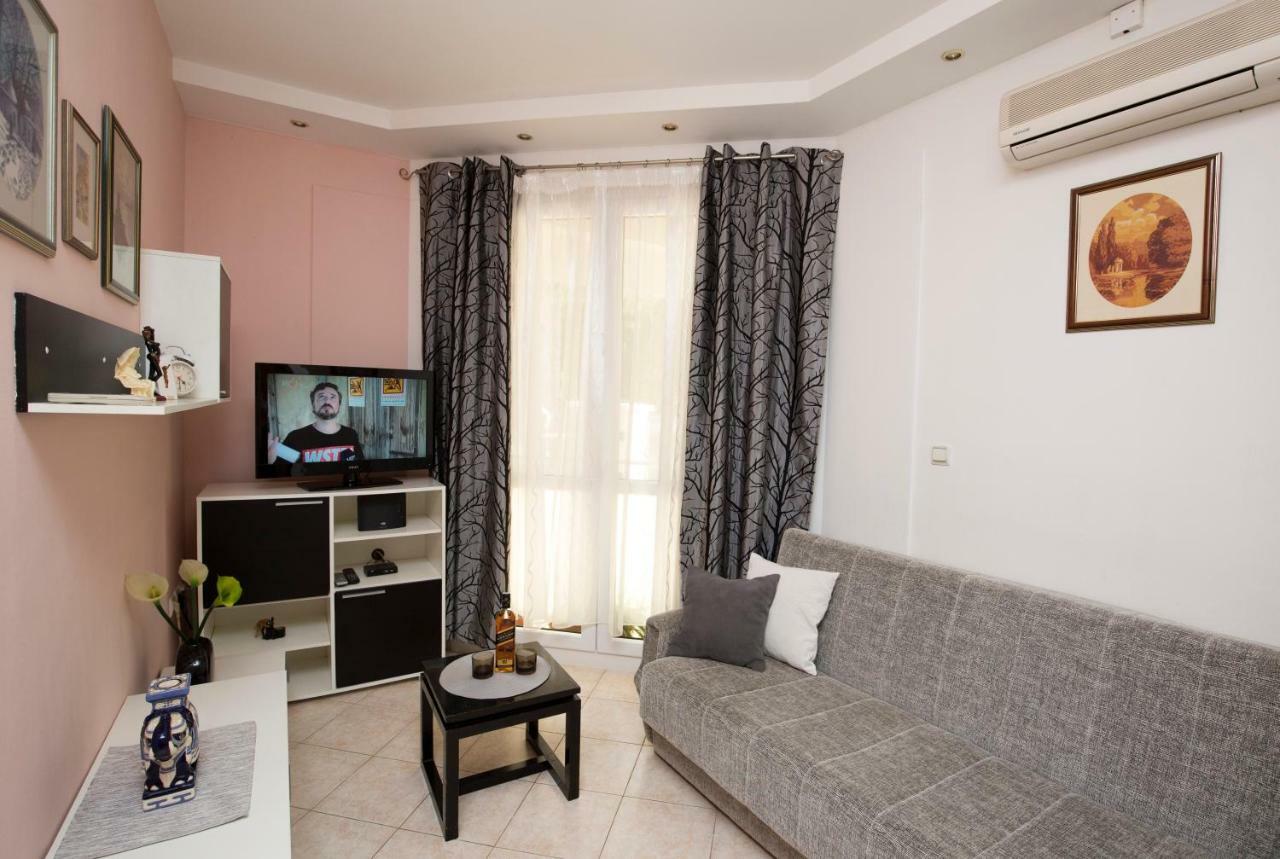 Apartman Roza أوميس المظهر الخارجي الصورة