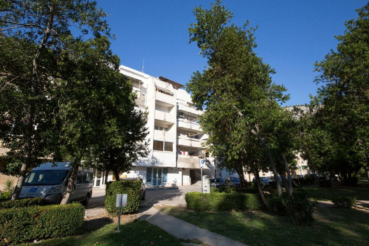 Apartman Roza أوميس المظهر الخارجي الصورة